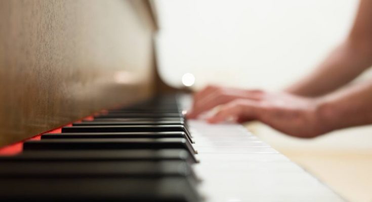 Att spela piano